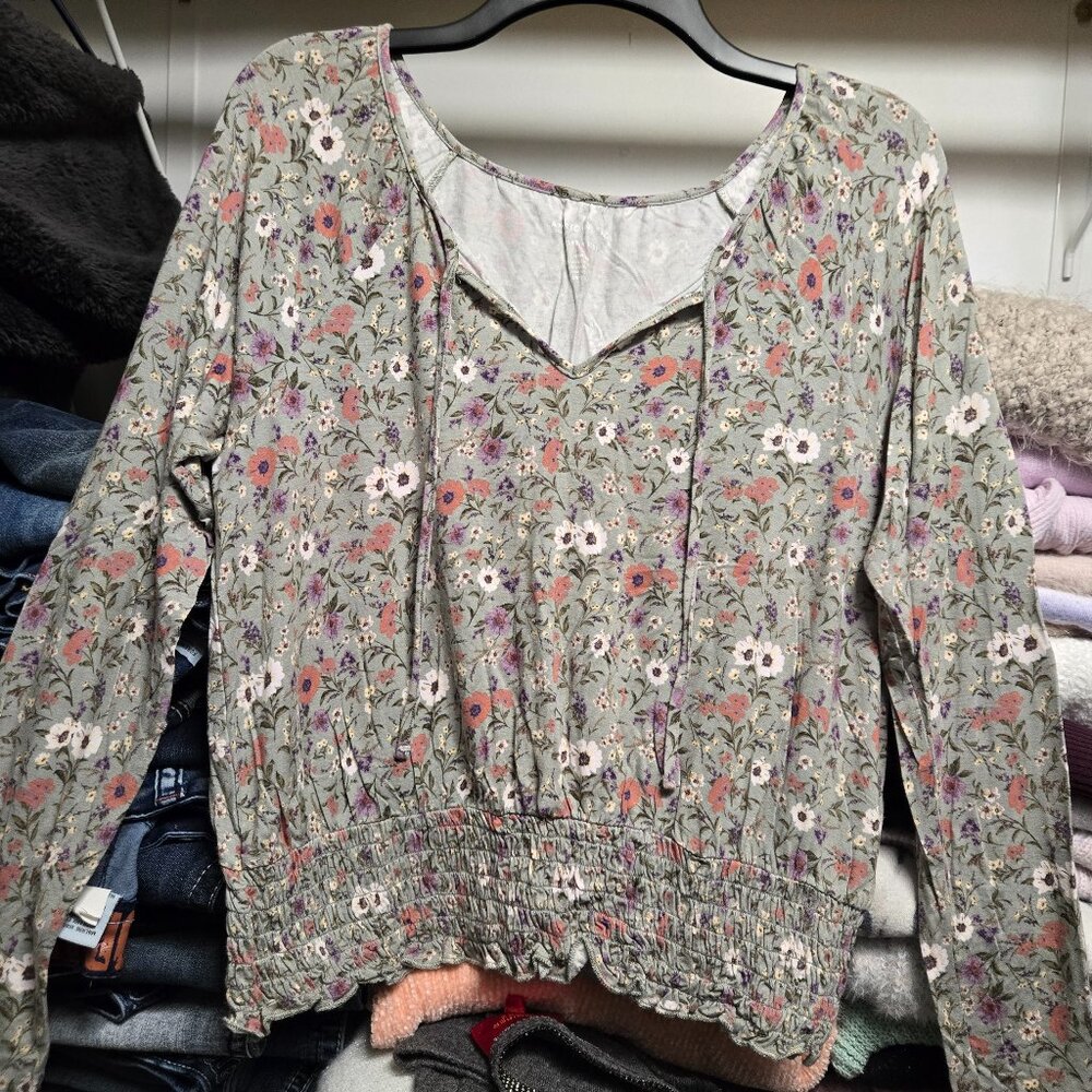 American Eagle flower top